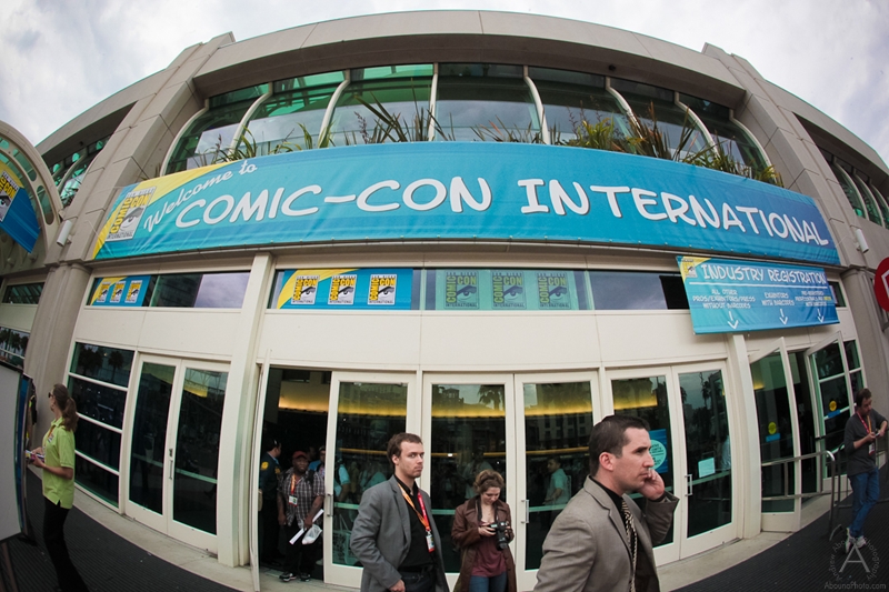 cbs_and_summit_entertainment_booths_at_comic-con_2012_for_antelope_entertainment-1