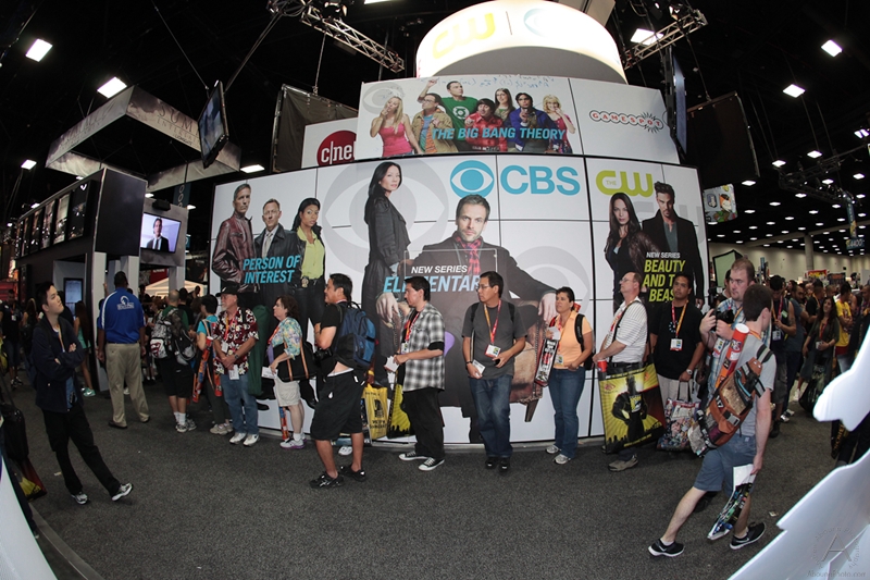cbs_and_summit_entertainment_booths_at_comic-con_2012_for_antelope_entertainment-21