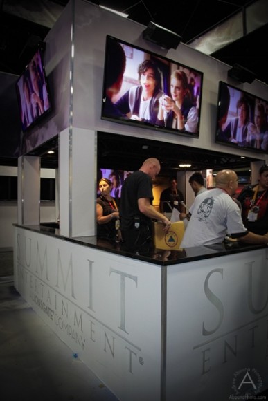 cbs_and_summit_entertainment_booths_at_comic-con_2012_for_antelope_entertainment-42