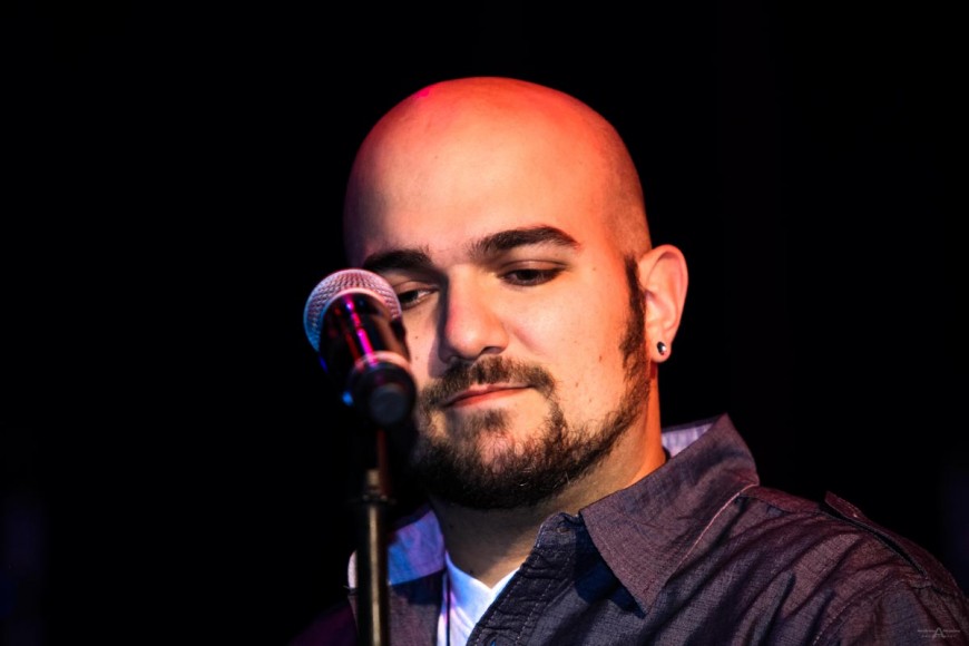 Aaron Mason performing at Viejas, February 28, 2014, by Andrew Abouna Photography